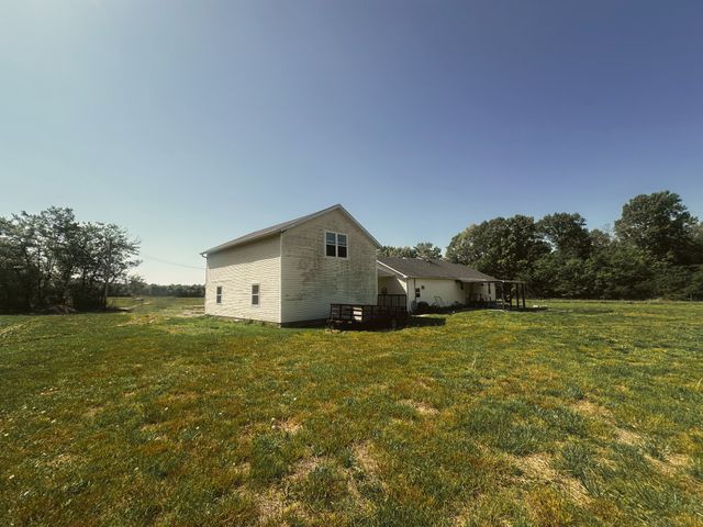 831 Philippi Rd, Wartrace, TN 37183