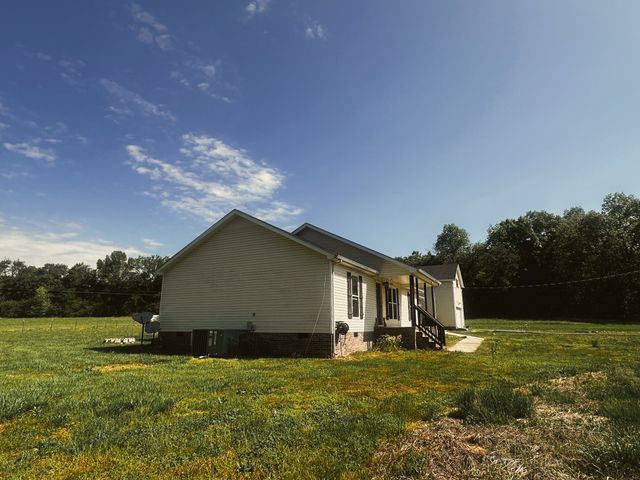 831 Philippi Rd, Wartrace, TN 37183