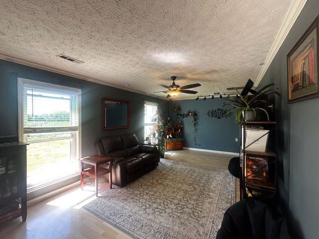 831 Philippi Rd, Wartrace, TN 37183