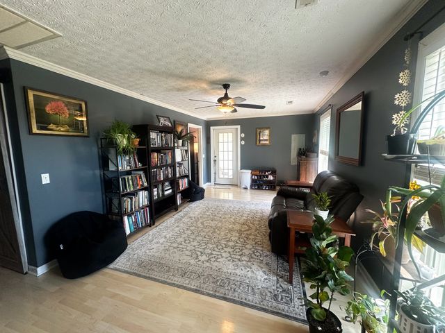 831 Philippi Rd, Wartrace, TN 37183