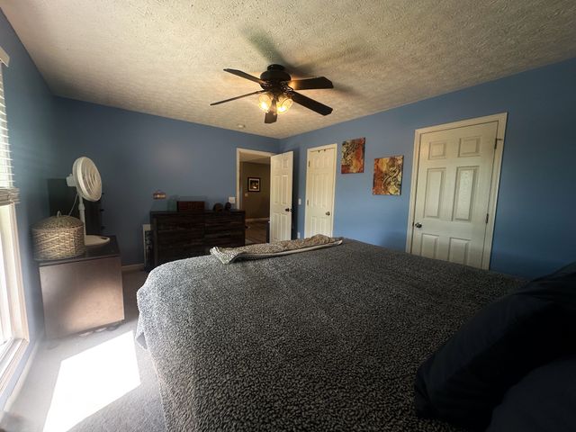 831 Philippi Rd, Wartrace, TN 37183