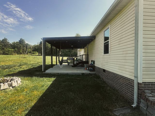 831 Philippi Rd, Wartrace, TN 37183