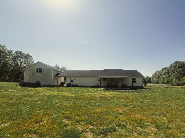 831 Philippi Rd, Wartrace, TN 37183