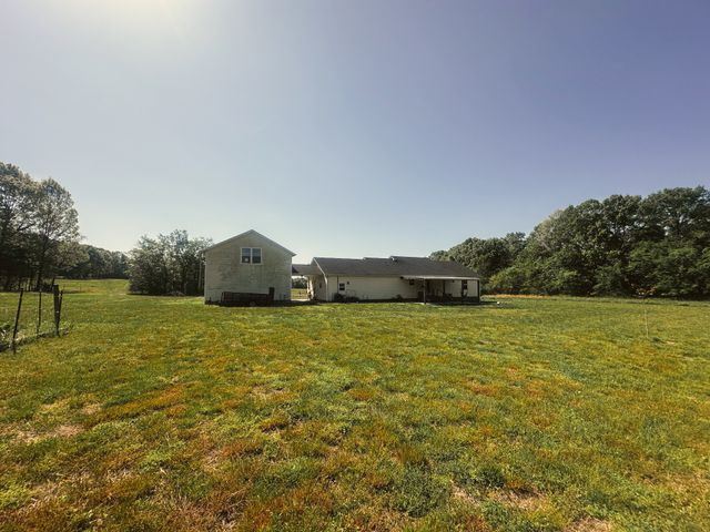 831 Philippi Rd, Wartrace, TN 37183