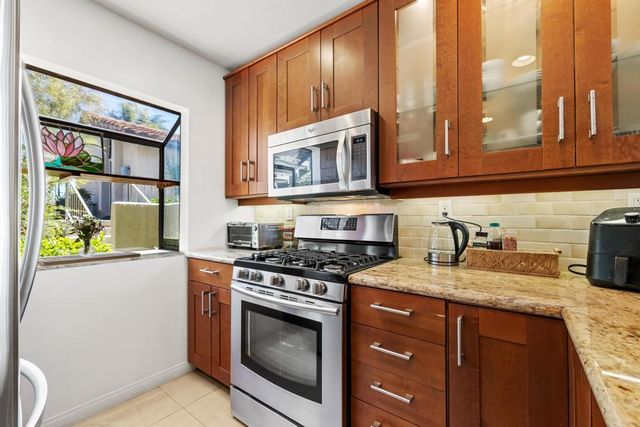136 S Jayton Lane, Encinitas, CA 92024