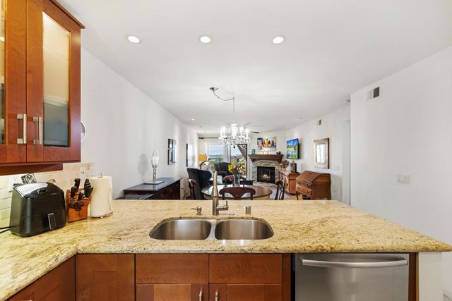 136 S Jayton Lane, Encinitas, CA 92024