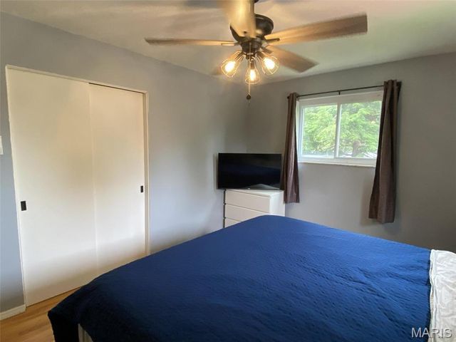 22 Saint George Drive, Belleville, IL 62221