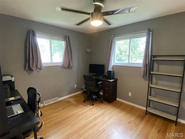 22 Saint George Drive, Belleville, IL 62221