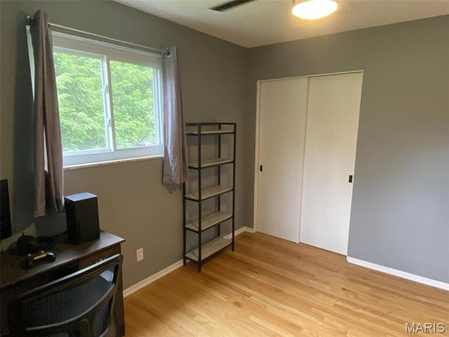 22 Saint George Drive, Belleville, IL 62221