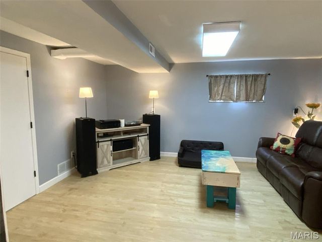 22 Saint George Drive, Belleville, IL 62221