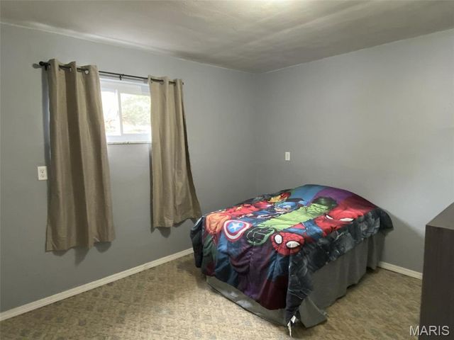 22 Saint George Drive, Belleville, IL 62221