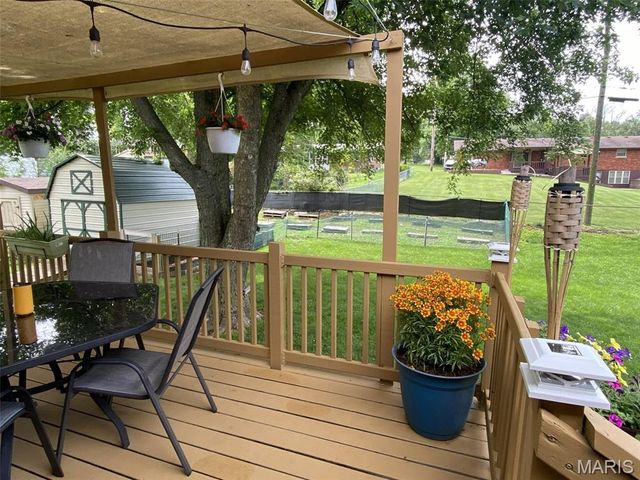 22 Saint George Drive, Belleville, IL 62221
