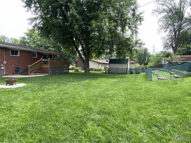 22 Saint George Drive, Belleville, IL 62221