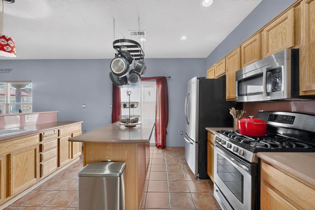 8401 Magenta Road NW, Albuquerque, NM 87120
