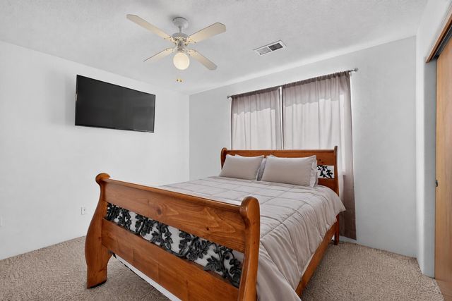 8401 Magenta Road NW, Albuquerque, NM 87120