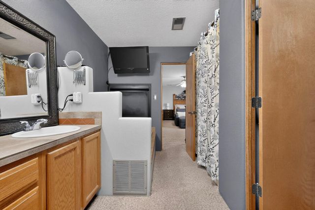 8401 Magenta Road NW, Albuquerque, NM 87120