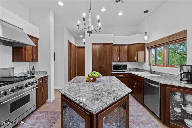 9743 S Calle De Buena Vista, Safford, AZ 85546