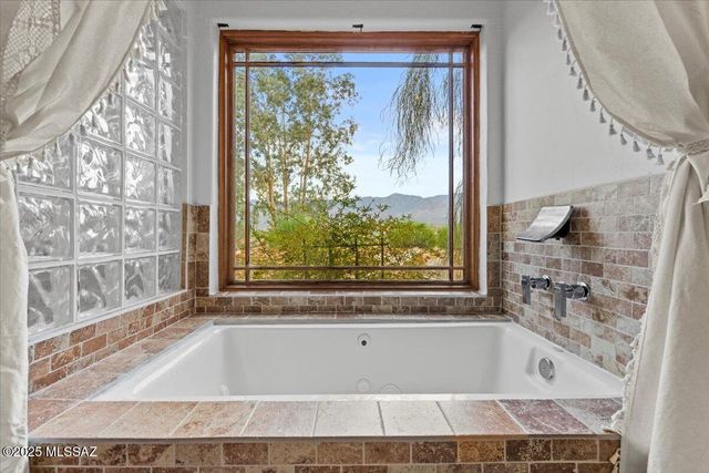 9743 S Calle De Buena Vista, Safford, AZ 85546