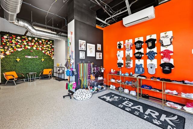 464 Hanover St A, Boston, MA 02113