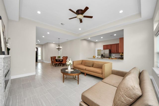 2003 Marthoman Drive, Missouri City, TX 77489