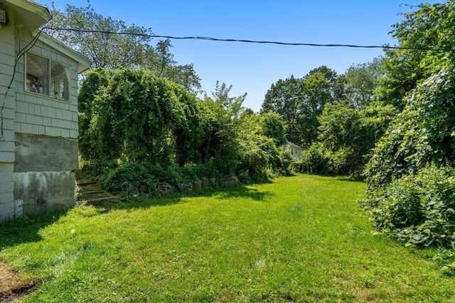 55 Chestnut St, North Reading, MA 01864