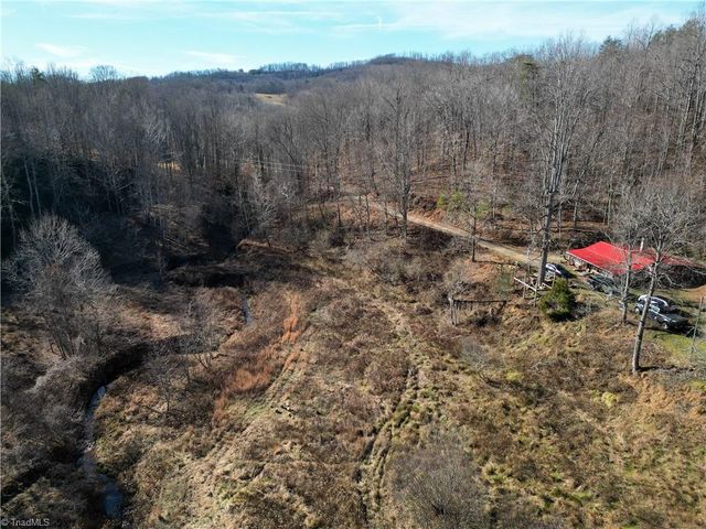 203 Brannock Lane, Pilot Mountain, NC 27041