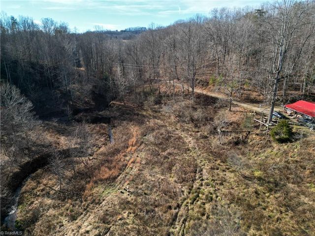 203 Brannock Lane, Pilot Mountain, NC 27041