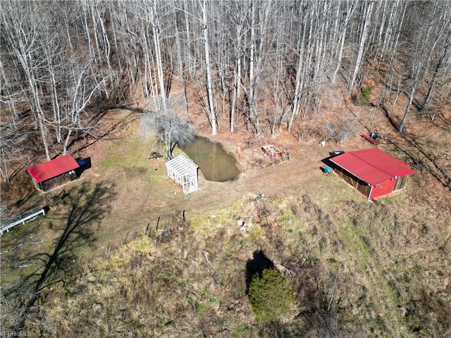 203 Brannock Lane, Pilot Mountain, NC 27041