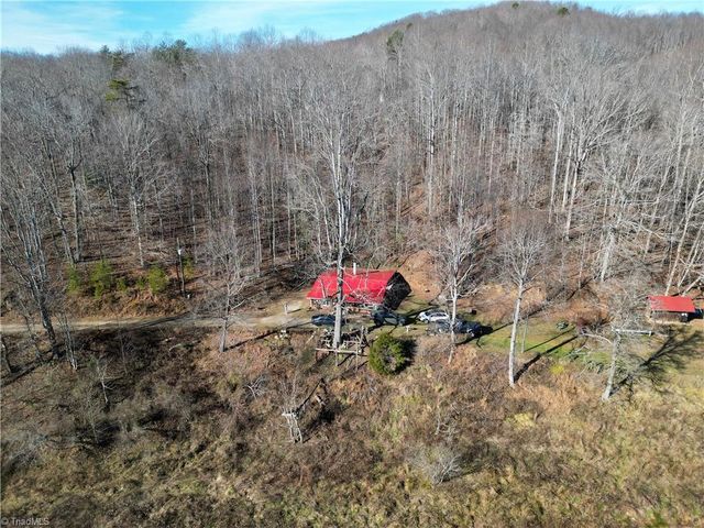 203 Brannock Lane, Pilot Mountain, NC 27041