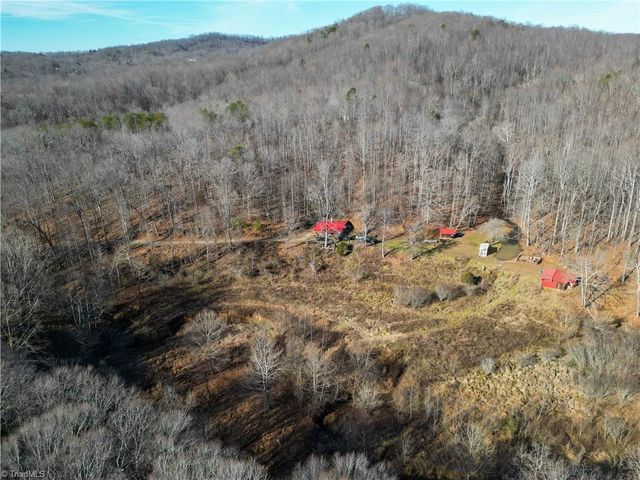 203 Brannock Lane, Pilot Mountain, NC 27041