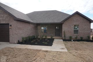 1065 Mark Cir, Jonesboro, AR 72404