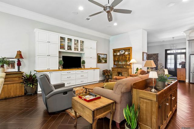 8970 Carriagewood Estates Dr, Saint George, LA 70817