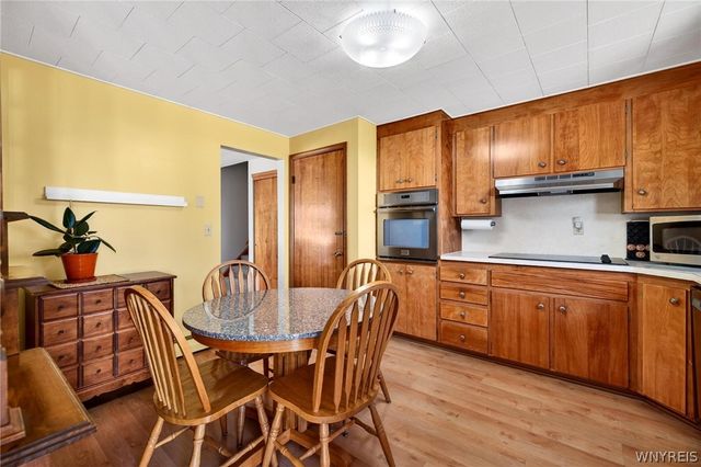 49 Boxwood Circle, Hamburg, NY 14075