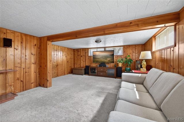 49 Boxwood Circle, Hamburg, NY 14075