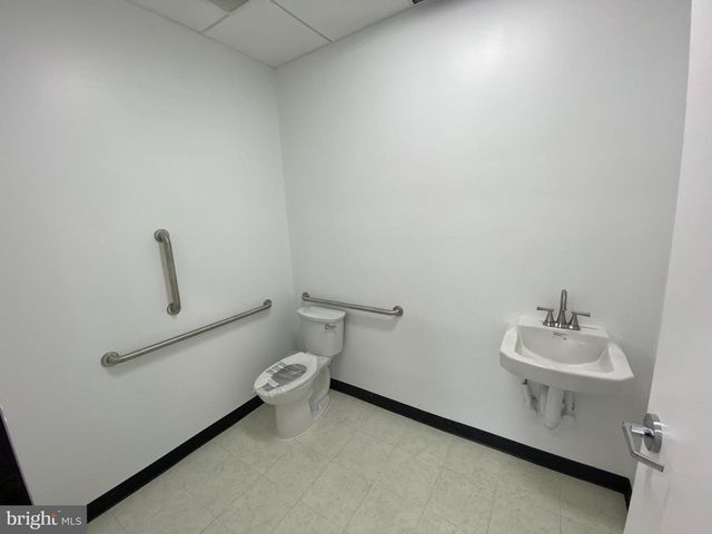 450 HARRISON ST SE, Leesburg, VA 20175