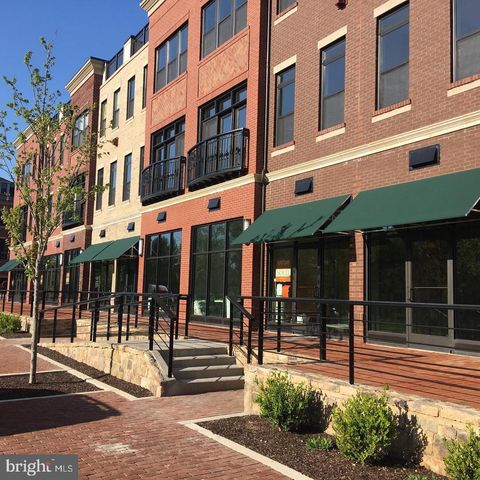 450 HARRISON ST SE, Leesburg, VA 20175