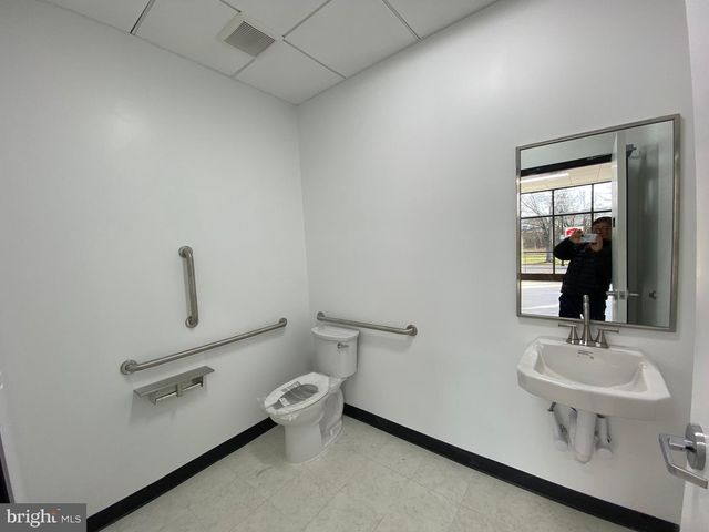 450 HARRISON ST SE, Leesburg, VA 20175