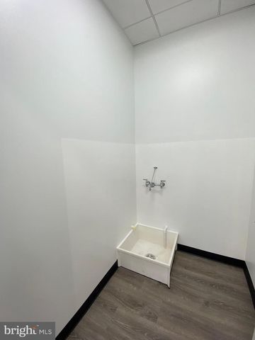 450 HARRISON ST SE, Leesburg, VA 20175