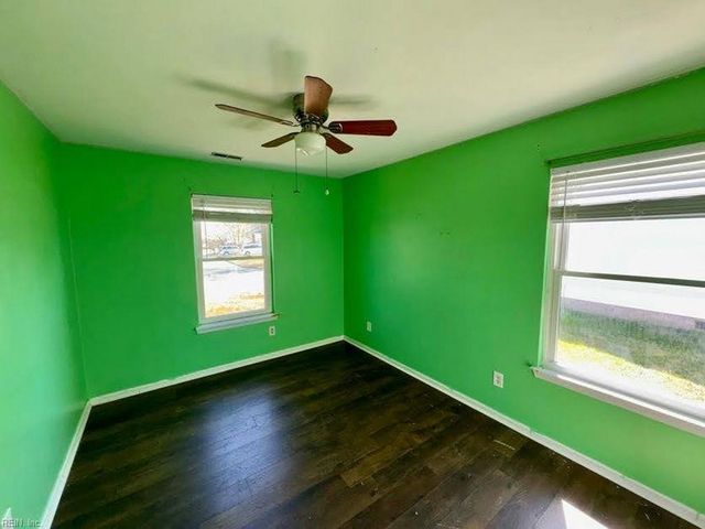 304 Quail Meadow DR, Chesapeake, VA 23323