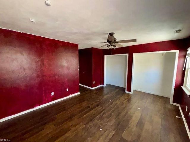 304 Quail Meadow DR, Chesapeake, VA 23323