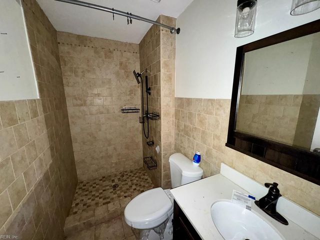 304 Quail Meadow DR, Chesapeake, VA 23323