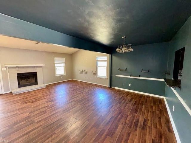 304 Quail Meadow DR, Chesapeake, VA 23323