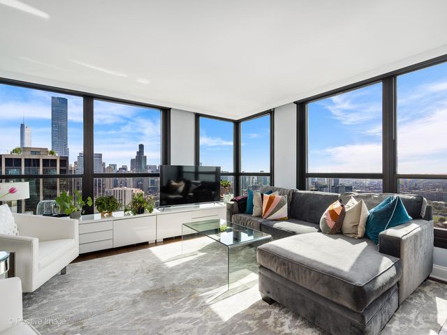 1030 N STATE Street 44L, Chicago, IL 60610