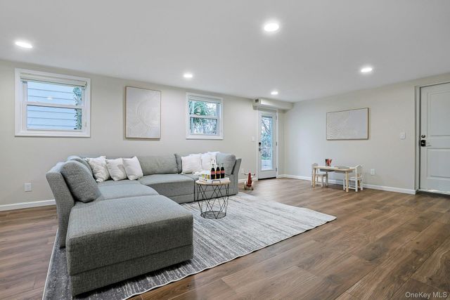 2 Doris Drive, Scarsdale, NY 10583