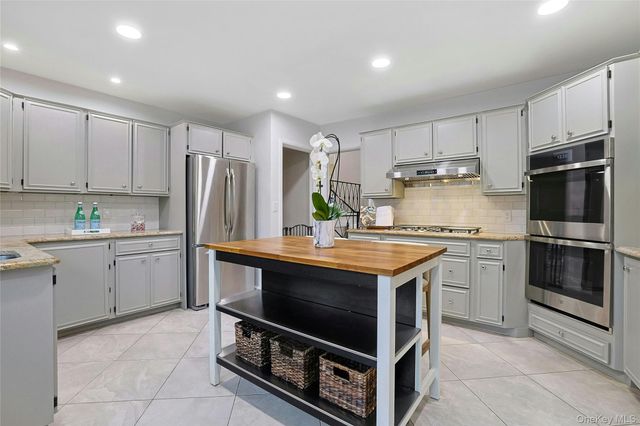 2 Doris Drive, Scarsdale, NY 10583