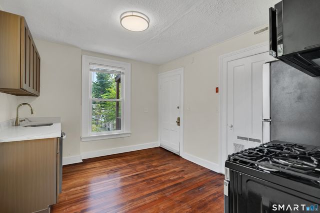 7 University Place, New Haven, CT 06511