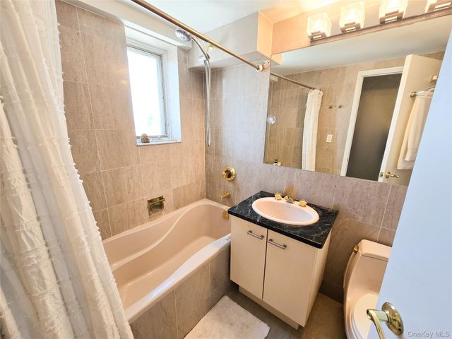133-47 Sanford Avenue 11A, Flushing, NY 11355