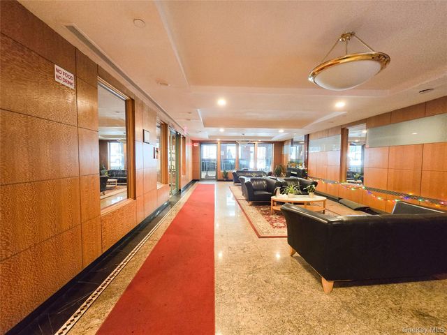 133-47 Sanford Avenue 11A, Flushing, NY 11355