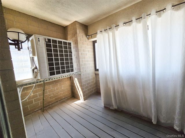 133-47 Sanford Avenue 11A, Flushing, NY 11355