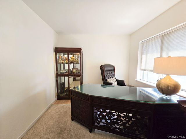 133-47 Sanford Avenue 11A, Flushing, NY 11355